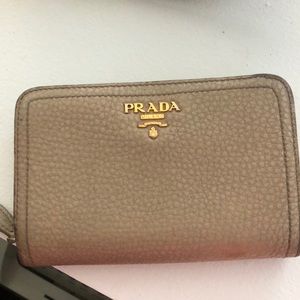 Prada wallet 100% authentic